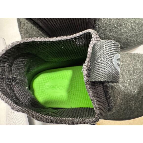 Oofos Womens Sz 6 Oomega Londoner Recovery Boots EU Sz 7 Gray Black Booties - Picture 9 of 9